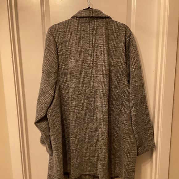 Torrid Studio Double Knit Boyfriend Blazer – Glen Plaid Charcoal – Size 6 (30) - Picture 2 of 6